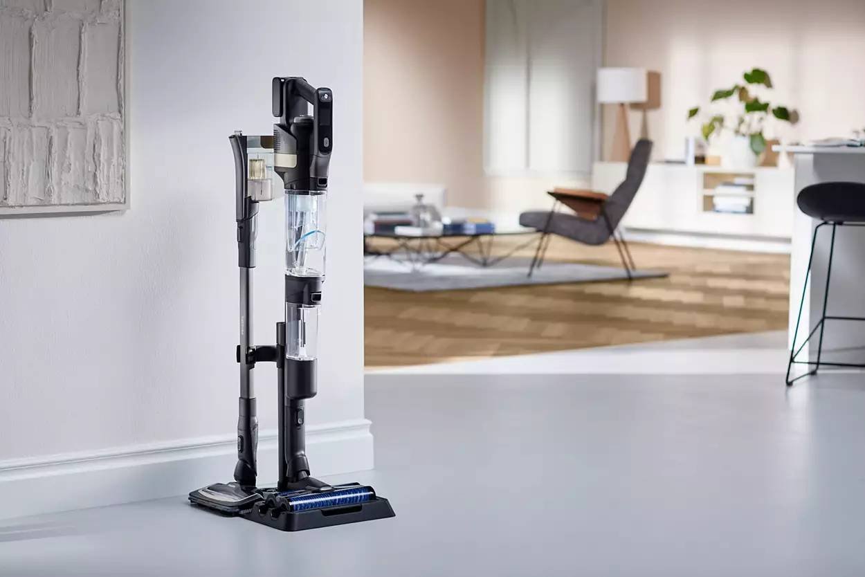 Philipsi AquaTrio Cordless 9000 dokk