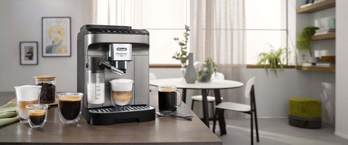 DeLonghi Magnifica Evo täisautomaatne kohvimasin köögis