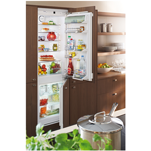 Интегрируемый холодильник NoFrost, Liebherr / высота ниши: 178 см