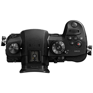 Hybrid camera Panasonic Lumix GH5 body