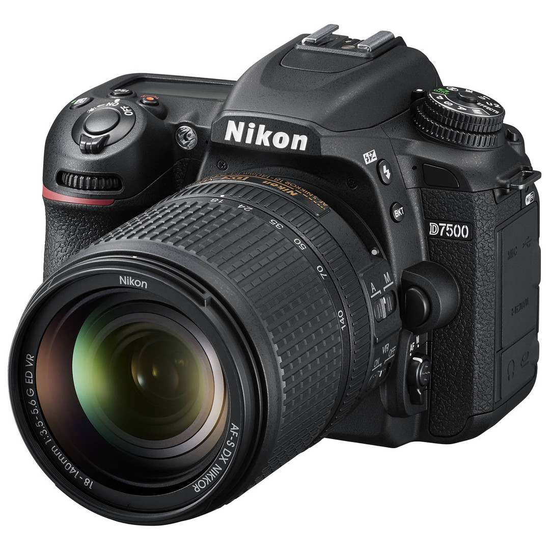 DSLR camera Nikon D7500 + Nikkor 18-140 mm lens