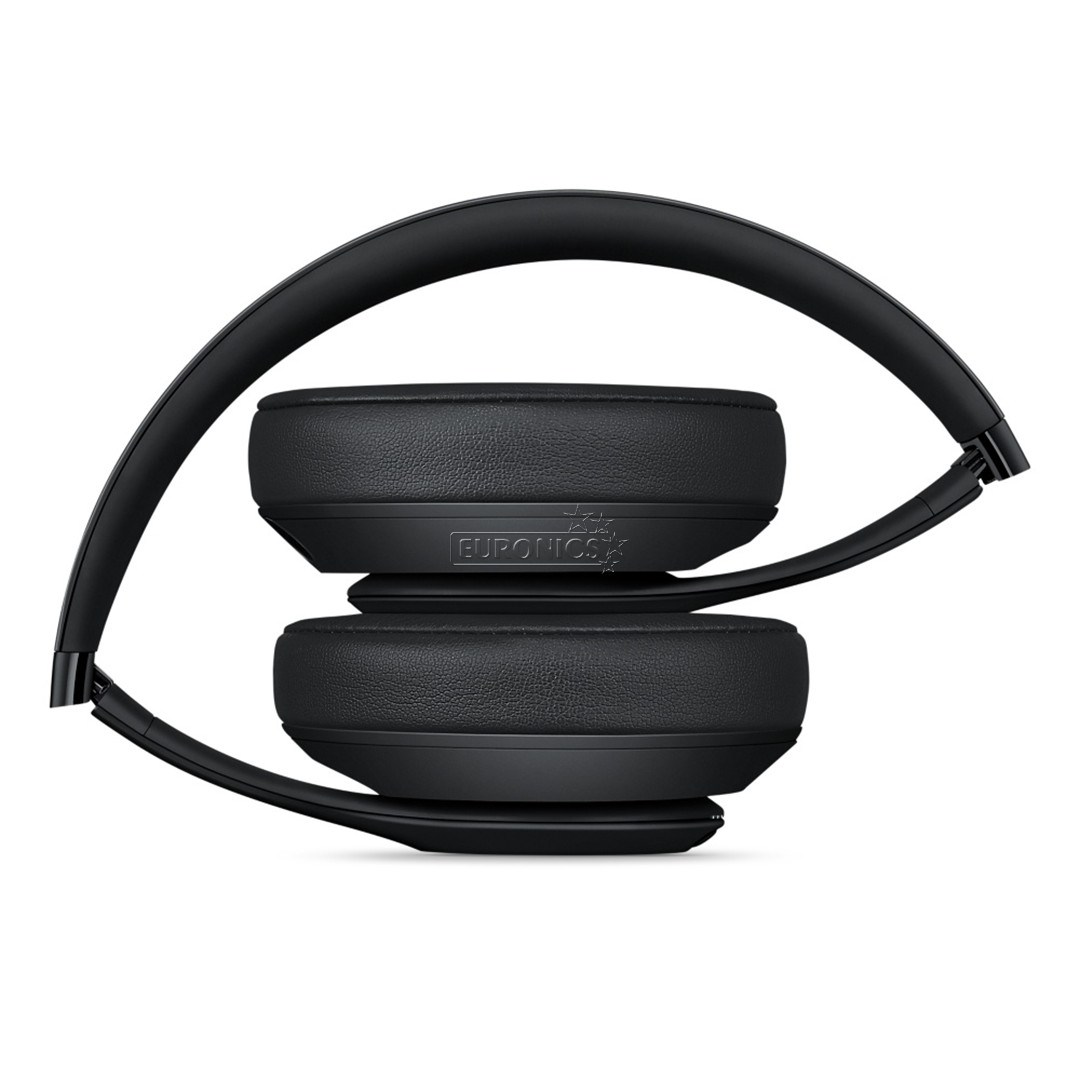 Noise cancelling wireless headphones Beats Studio 3