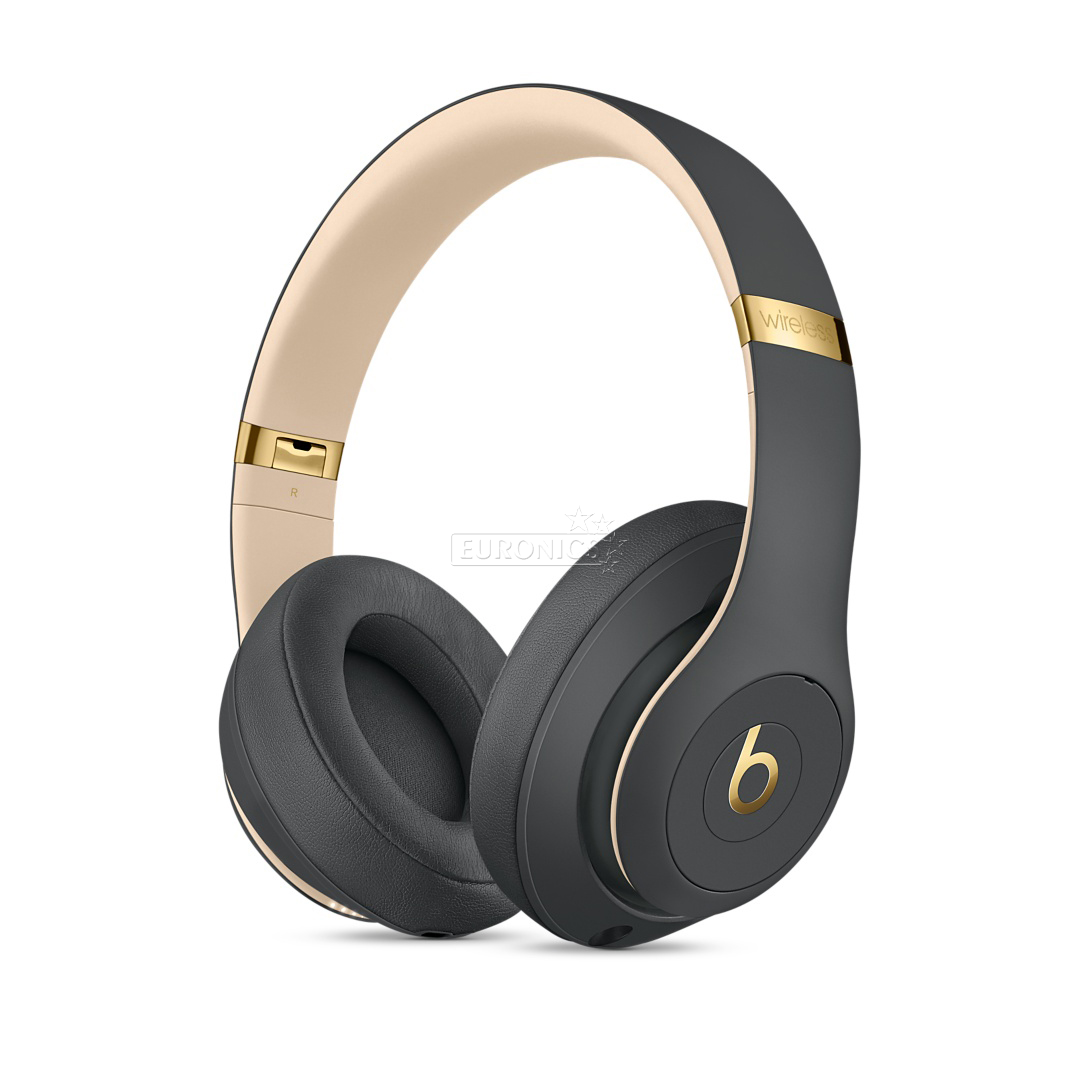 Noise cancelling wireless headphones Beats Studio 3