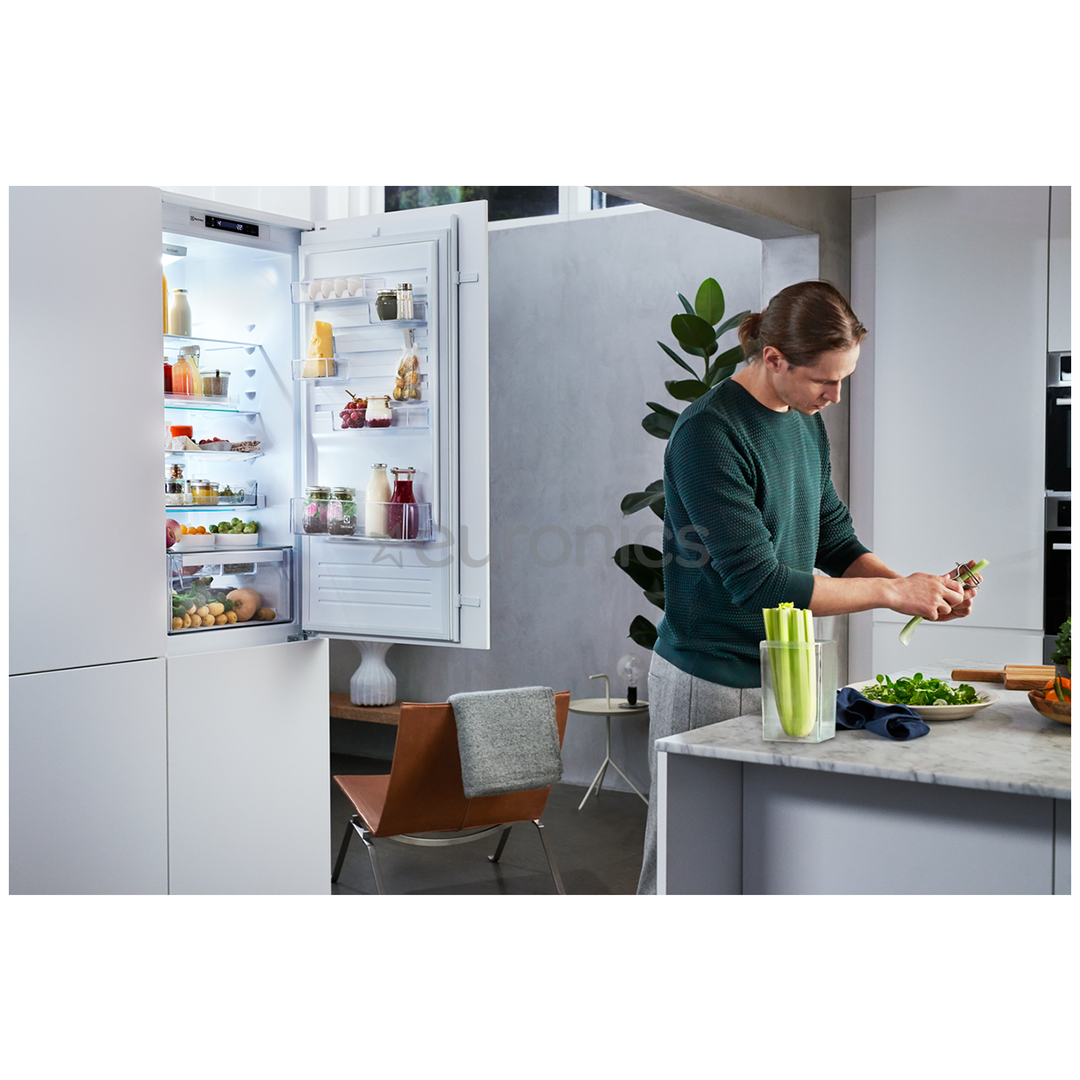 Built-in refrigerator Electrolux (189 cm)