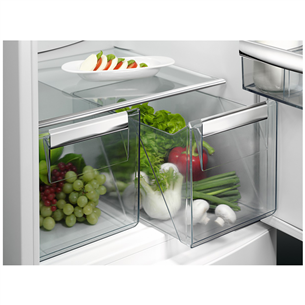 Built-in refrigerator AEG (178 cm)