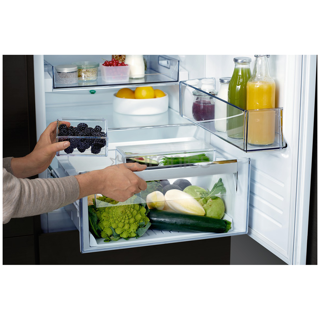 Built-in refrigerator AEG (188 cm)