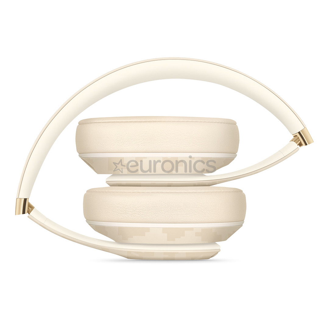 Noise cancelling wireless headphones Beats Studio 3