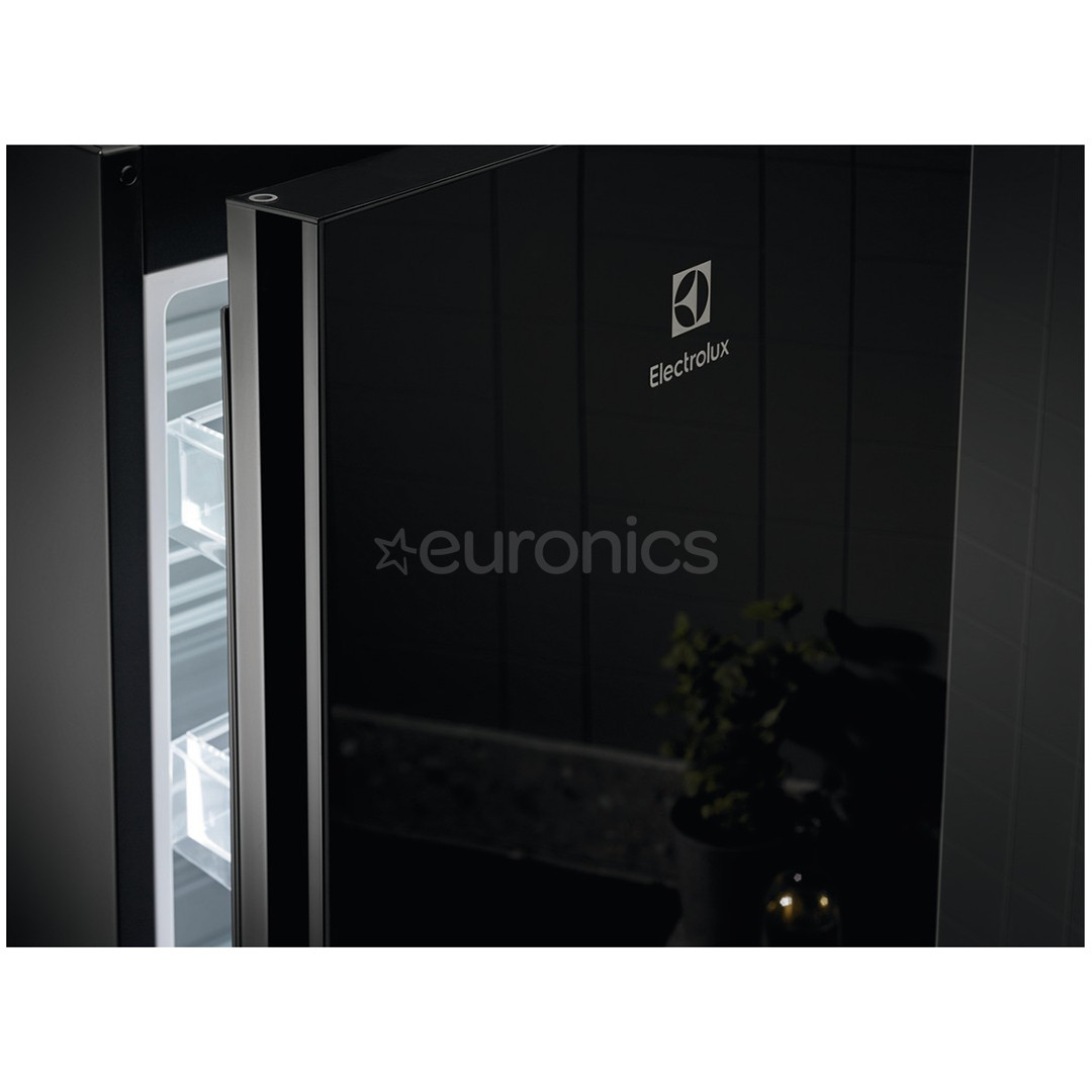Холодильник Electrolux (201 см)
