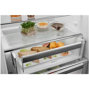 Интегрируемый холодильный шкаф Electrolux (177 см)