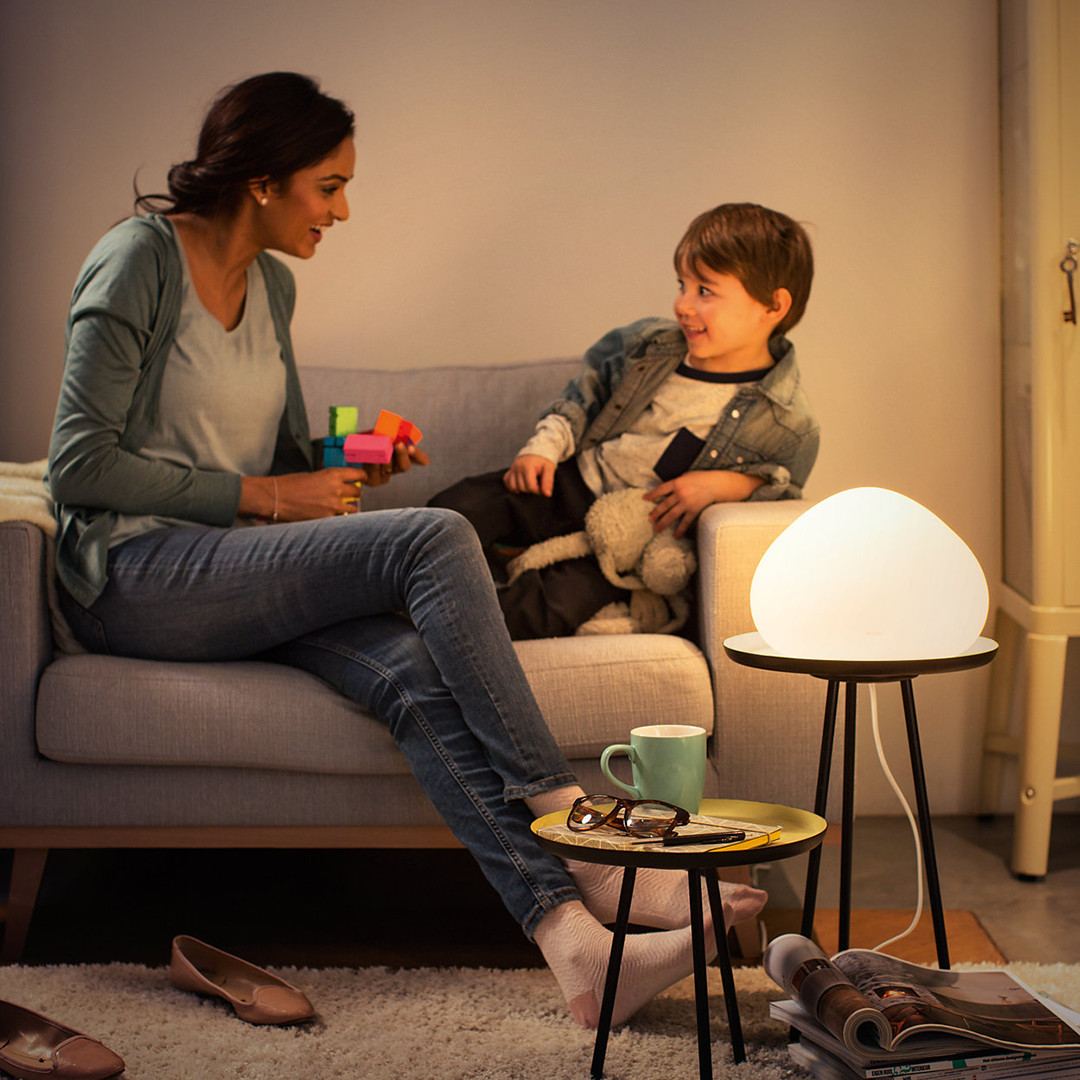 Nutikas laualamp Philips Hue White Ambiance Wellner