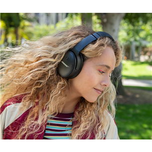 Bose QC 45, must - Juhtmevabad üle kõrva kõrvaklapid