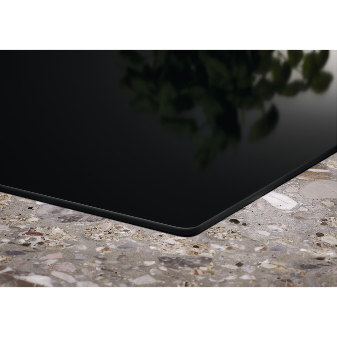 Electrolux 600 Bridge, 78 см, черный - Интегрируемая индукционная варочная панель с вытяжкой