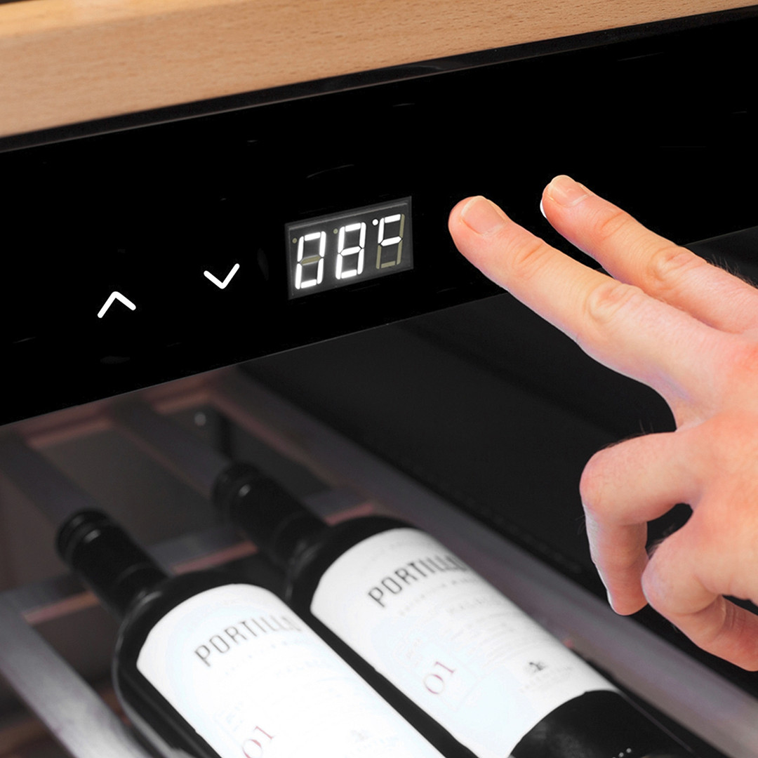 Caso WineComfort 38, 38 бутылок, высота 104 см, черный - Винный шкаф