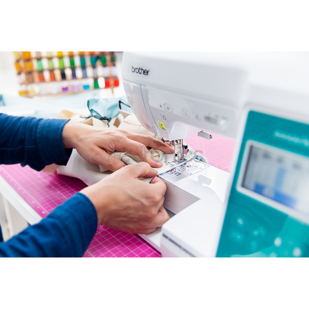 Brother Innovis F580VM1, белый - Швейно-вышивальная машина