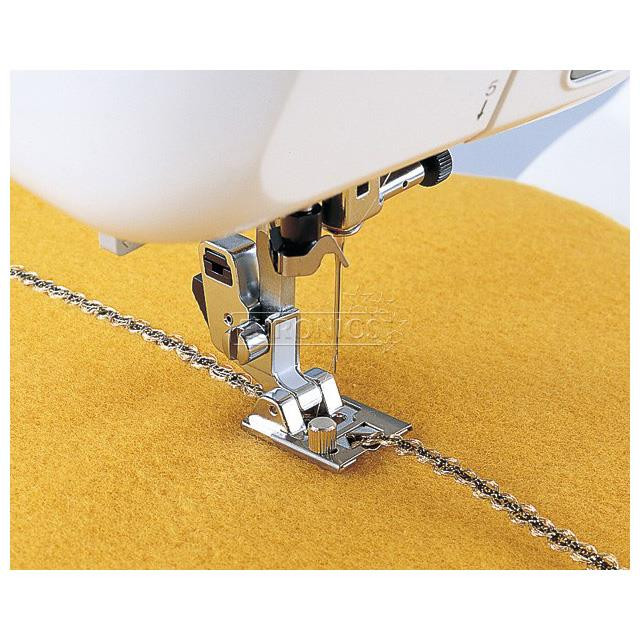 Лапка для настрачивания тесьмы Brother