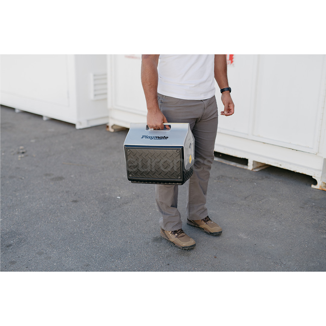 Igloo Playmate The Boss, 14 L, must/hõbedane - Jahutuskast