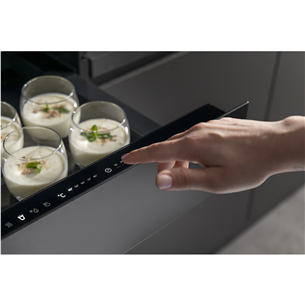 Hisense, must - Integreeritav soojendussahtel