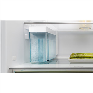 Liebherr Plus NoFrost, 254 L, height 177 cm - Built-in refrigerator