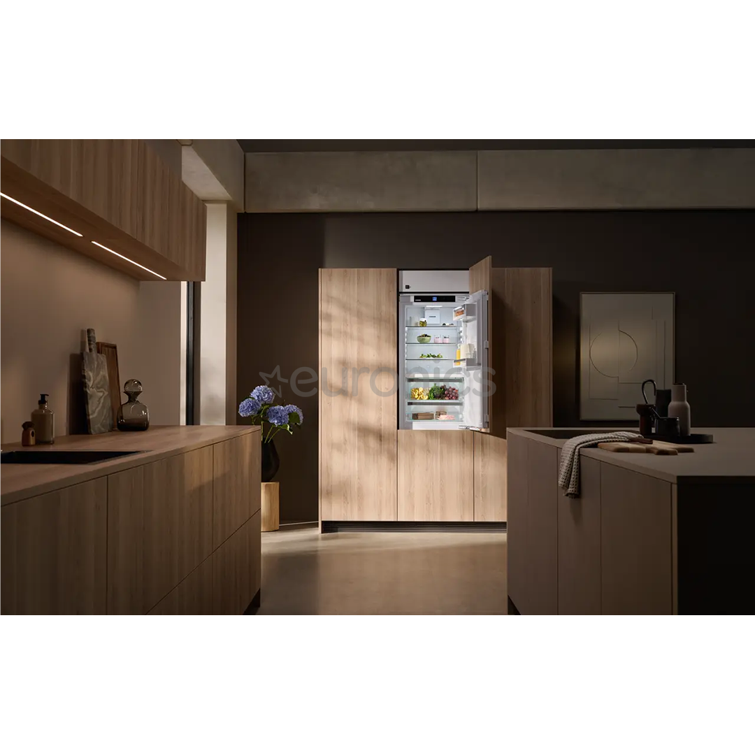 Liebherr Plus BioFresh, 255 L, height 177 cm - Built-in refrigerator