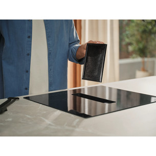 Electrolux 600 XT Bridge, laius 60 cm, must - Integreeritav pliidiplaat õhupuhastiga